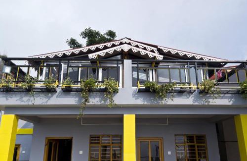 Karsiyang House | Discover the Dew Drop Home Stay: Family-Friendly Retreat