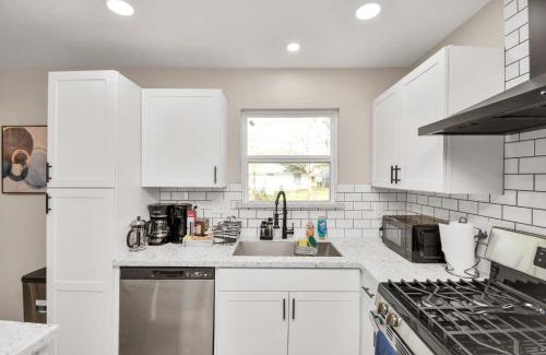 Foster Place House | Discover The Dewberry: Family-Friendly 4-Star Retreat