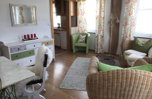Gruenenbach Apartment | Impressive Dirndl Queen Apartment with Pool & Ocean Views