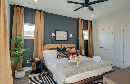 Nashville House | Trendy Urban Retreat with Rooftop - Steps from Broadway