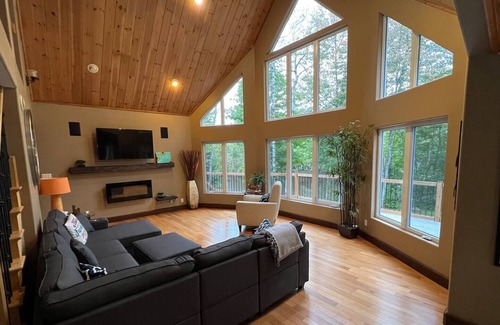 Moncton House | The DO LIFE Waterfront 4-Bedroom Vacation Home