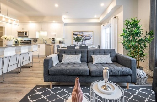 Bedford House | The Doane - Modern 4br located in West Bedford.