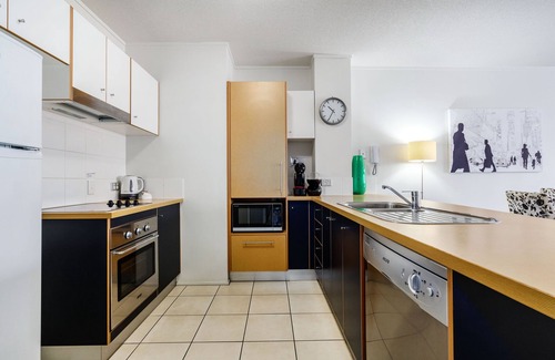 Kangaroo Point Apartment | Relax at The Docks on Goodwin: 4-Star Oceanfront Escape
