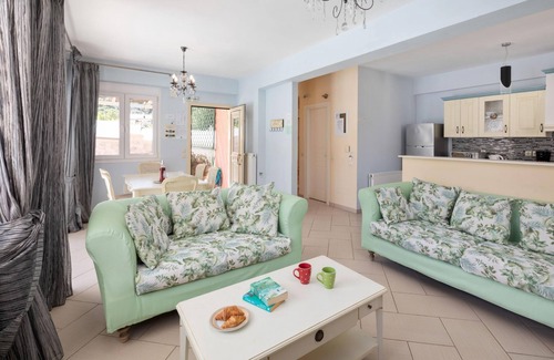 Kassiopi Villa | Relax at The Doctors House in Kassiopi with Pool Access