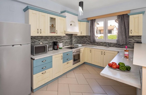 Kassiopi Villa | Relax at The Doctors House in Kassiopi with Pool Access