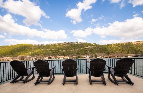 Lakeshore Addition House | The DOME House ~An Iconic Stay on Lake Austin~