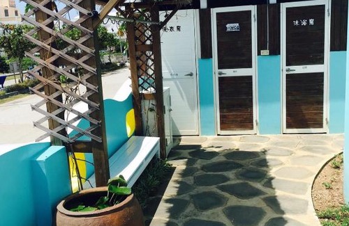 Magong Bed & Breakfast | Oceanfront Charm at The Domed Tile B&B with Breakfast