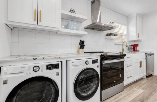 College Station Apartment | Cozy Dominion: 2 Bdrm with Kitchen near A&M