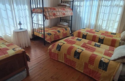 Noupoort House | Cozy Retreat at The Don Guest House with Pool & Breakfast