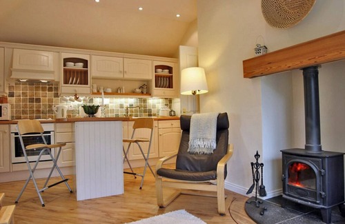 Dunning Cottage | Romantic Getaway at The Doocot: Rated 10/10 with Ocean View