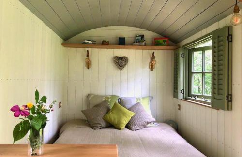 Savignac-Ledrier House | Private Pool and Jacuzzi at The Dordogne Huts - 10/10 Rated