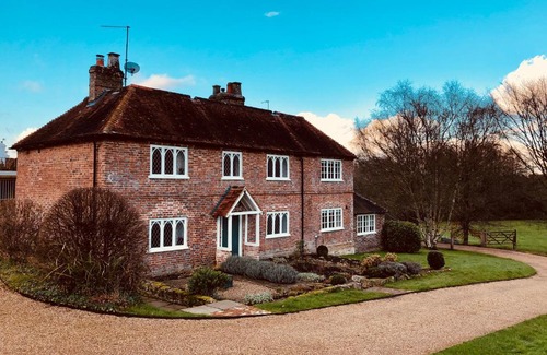 Withyham Bed & Breakfast | Delightful Dorset Arms Cottage & Pub: Pet-Friendly Retreat