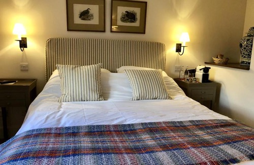 Withyham Bed & Breakfast | Delightful Dorset Arms Cottage & Pub: Pet-Friendly Retreat