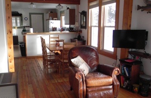 Philipsburg Cottage | Douglas Creek Cottage: Cozy Retreat with Great Views