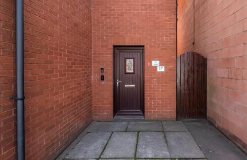 Uddingston Apartment | Discover The Douglas: Family-Friendly 2-Bed Apartment
