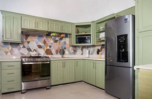 San Juan House | Modern Comfort at The "Dous" Apartment with Spa Amenities