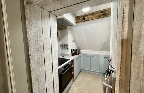 Brimpsfield House | Experience The Dovetail - Cotswold Living with Breakfast