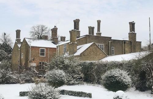 Stow Bardolph House | Discover Comfort at The Dower House – Pet and Child Friendly