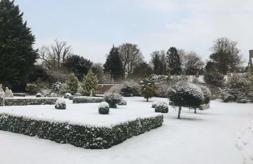 Stow Bardolph House | Discover Comfort at The Dower House – Pet and Child Friendly
