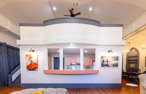 San Marcos Condo | Discover The Downtown Abbey: Guest Rated 10/10 & Family Amenities