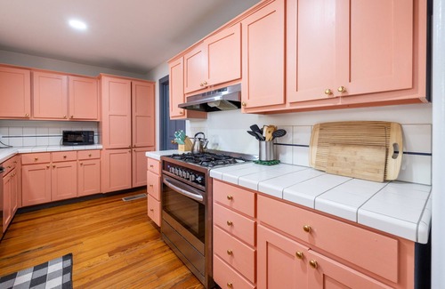 San Marcos Condo | Discover The Downtown Abbey: Guest Rated 10/10 & Family Amenities
