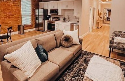 Ennis Apartment | Top-Rated Downtown Ennis Loft with Family-Friendly Amenities