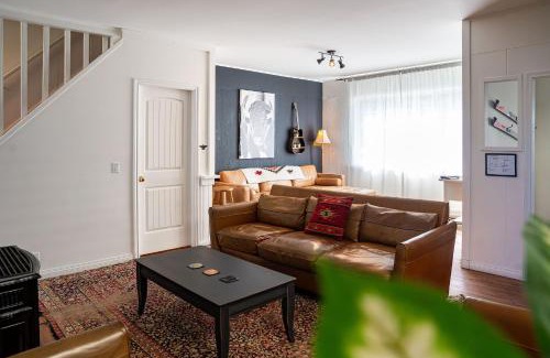 Revelstoke House | Discover The Downtown Hive: Family & Pet-Friendly Retreat