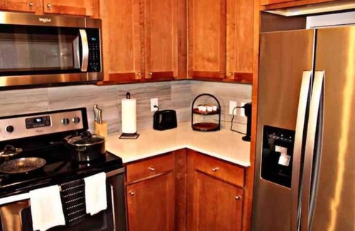 Central Business District Apartment | Cozy Winter Stay in Downtown with Child-Friendly Amenities