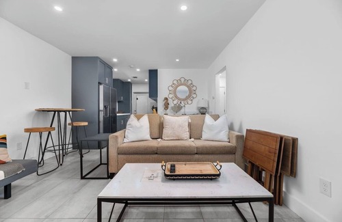 Croissant Park Apartment | The Downtown Retreat #1