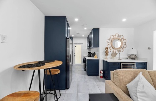 Croissant Park Apartment | The Downtown Retreat #1
