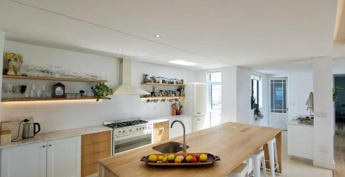 Kalk Bay House | Delightful Stay at The Dragon Tree Guesthouse with Kitchen