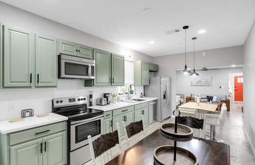 Brenham House | Cozy Dragonfly at Brenham - Steps from Downtown Attractions