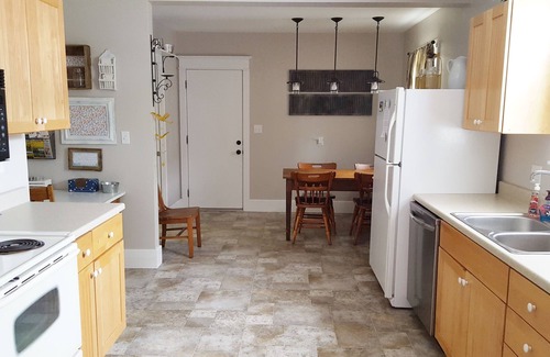 Rockville House | Outstanding Stay at The Dragonfly Guest House with Pool