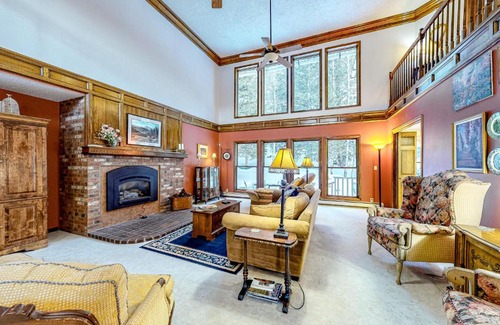 South Fork House | Discover Family-Friendly Stays at The Dragonfly Hotel