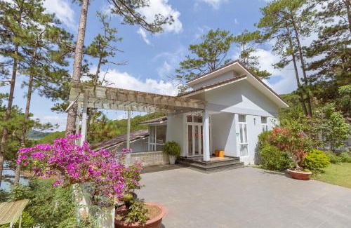 Da Lat Villa | Relax at The Dream Villa with Best Lake Views