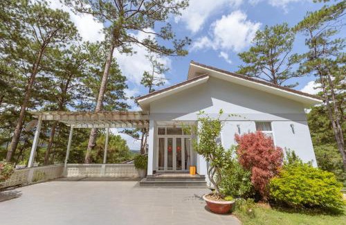 Da Lat Villa | Relax at The Dream Villa with Best Lake Views