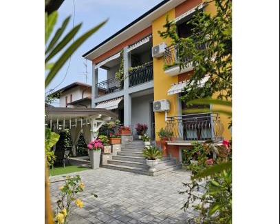 Cardano al Campo Bed & Breakfast | Discover The Dreamers B&B: Highly Rated & Family-Friendly