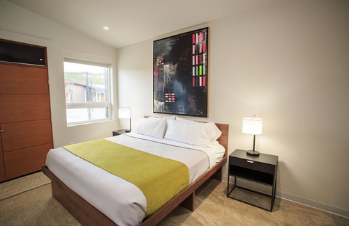 Pagosa Springs Hotel | Unforgettable Stay at The Drift: Guest Rated 9.8, Family-Friendly