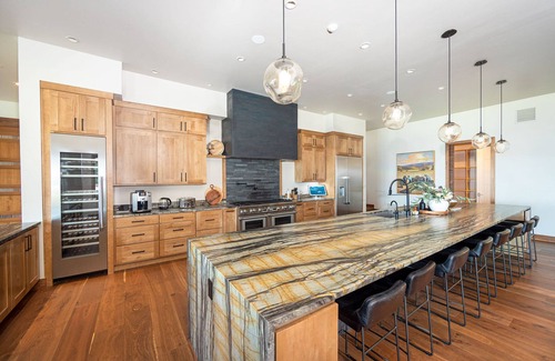 Woods Bay House | The Driftwood True Lakefront Luxury