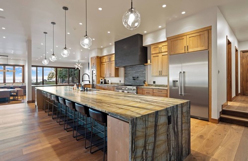 Woods Bay House | The Driftwood True Lakefront Luxury