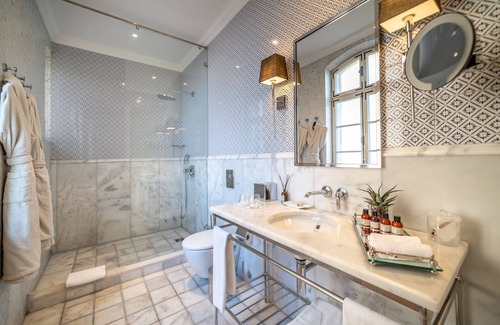 American Colony Hotel | Discover The Drisco Hotel Tel Aviv - 5-Star Elegance Awaits
