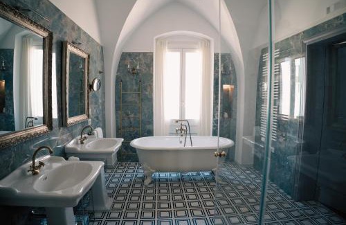 Polignano a Mare Apartment | Discover The Duchess's View: 4-Star Guest Rated Escape
