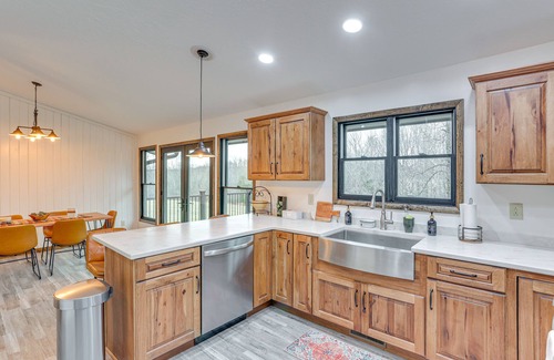 Sugar Tree House | Pet-Friendly Sugar Tree Hideaway with Spa & Yard Access
