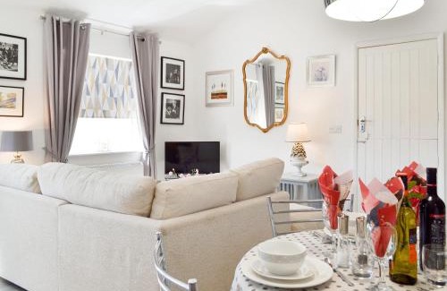 Willesborough House | Pet-Friendly Getaway at The Duck House with Great Amenities