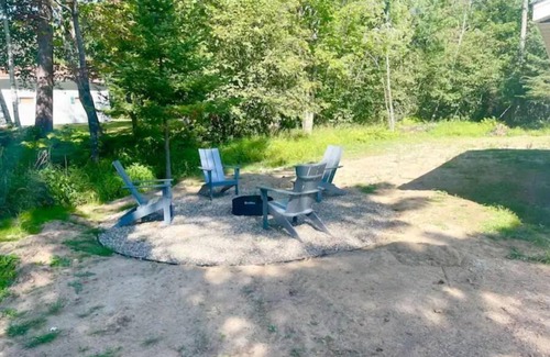 Crandon House | Discover The Duck House: Pet-Friendly Retreat, 10/10 Rated