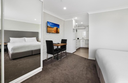 Westdale Hotel | Outstanding Duck Inn Apartments - Family-Friendly Comfort