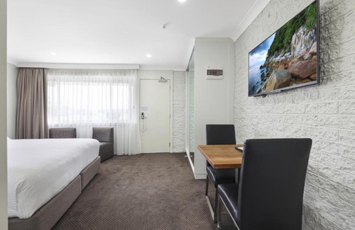 Westdale Hotel | Outstanding Duck Inn Apartments - Family-Friendly Comfort
