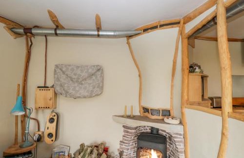 Hereford House | Experience Comfort at The DugOut - A 4-Star Retreat