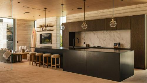 Central Malibu Villa | The Dume Legacy