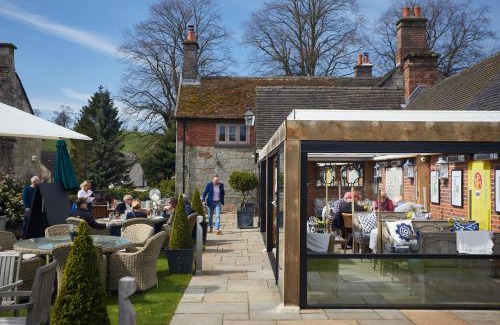 Ellastone Hotel | Discover The Duncombe Arms: Pet-Friendly Retreat with High Ratings
